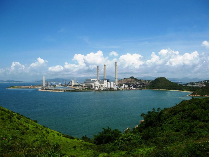 南丫島地標三支香雞。當然,行山見到呢三支嘢有啲格格不入,不過最後大家咪搵佢做背景Selfie。