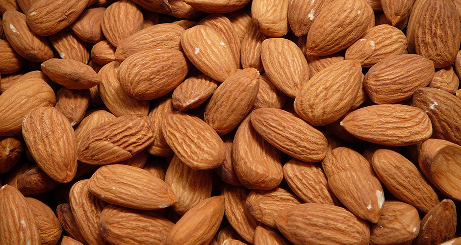 almonds 杏仁