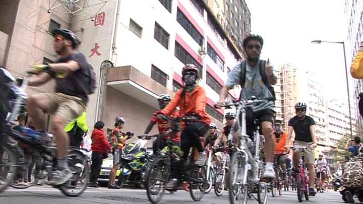 單車友不時發起遊行，令社會大眾支持單車運動。(香港電台圖片)