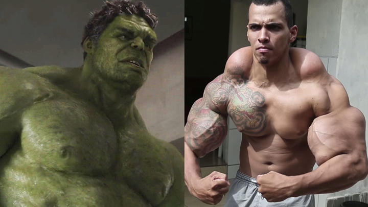 左邊係變形俠醫Hulk，右邊先係羅馬里奧。