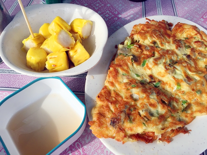 行山嘅中途補給有蠔餅食,都算好特別。