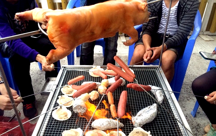 香港人BBQ越嚟越講究,亦越嚟越誇張。
