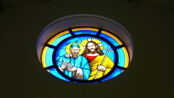 教堂內嘅彩繪玻璃