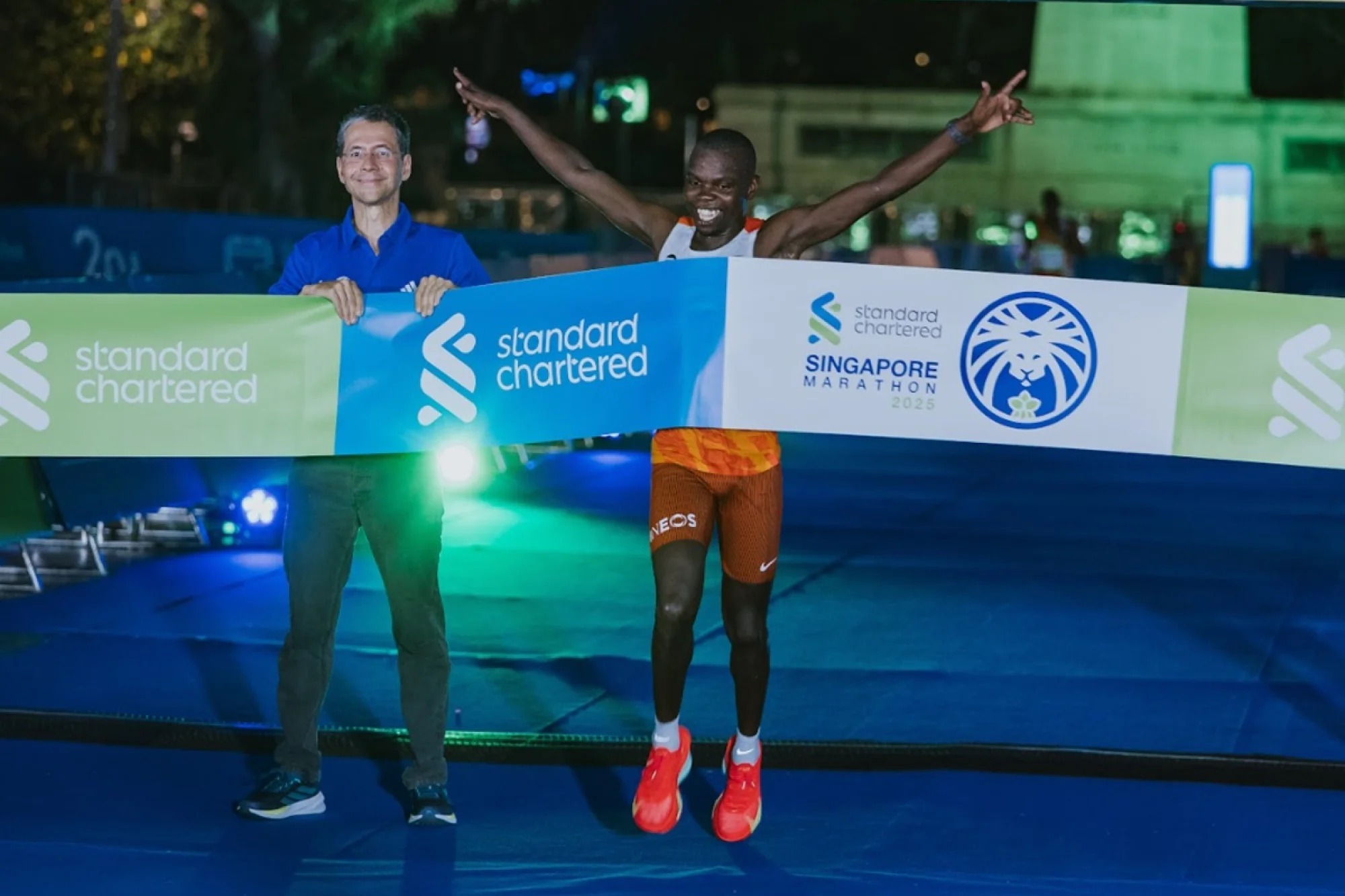 新加坡馬拉松2025 | 兩日賽事吸引55,000參賽，海外跑手佔25%帶動旅遊業| Fitz 運動平台